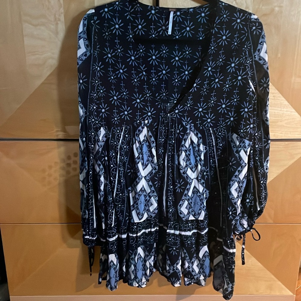 Free People Women’s floral print tunic top, size XS